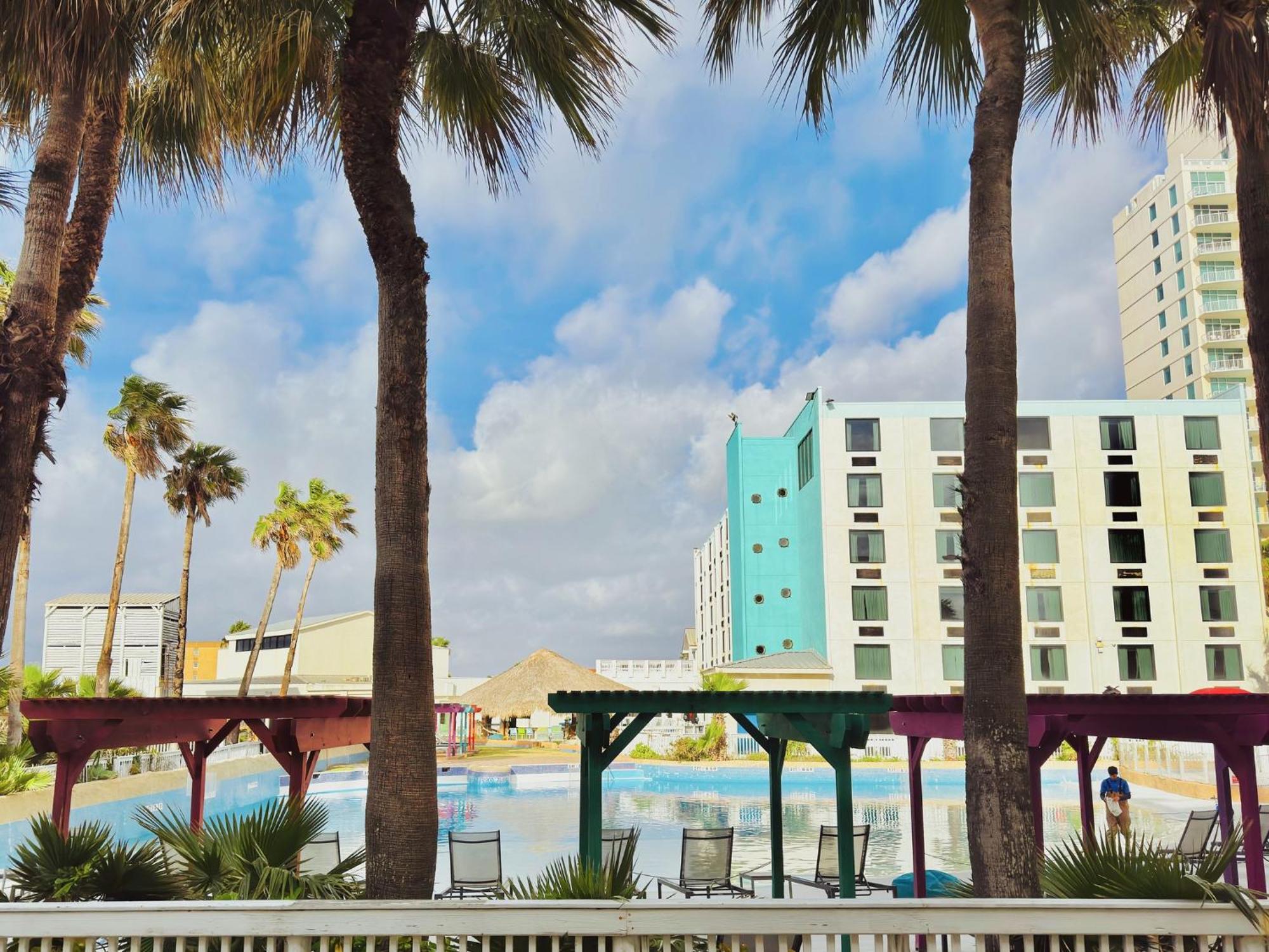 Holiday Inn Resort South Padre Island-Beach Front, An Ihg Hotel Exterior photo