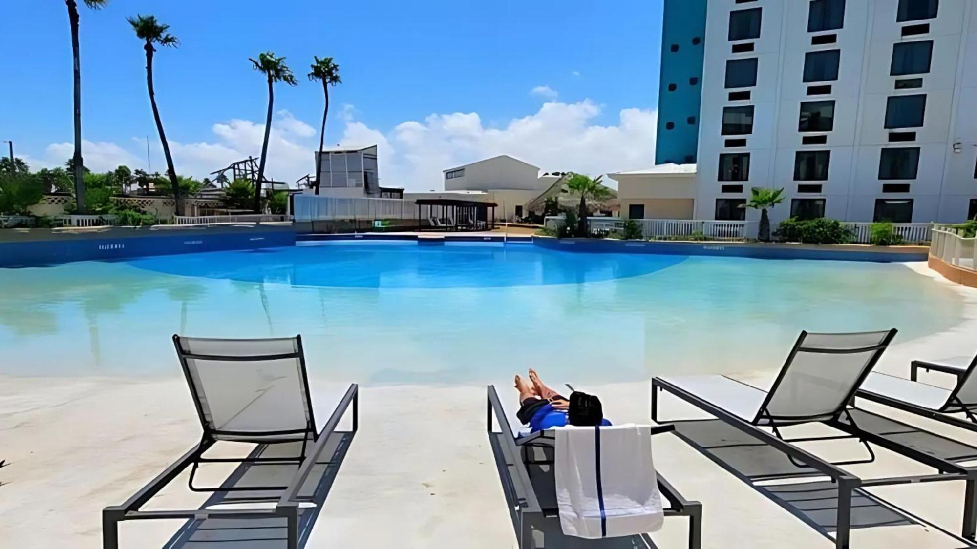 Holiday Inn Resort South Padre Island-Beach Front, An Ihg Hotel Exterior photo